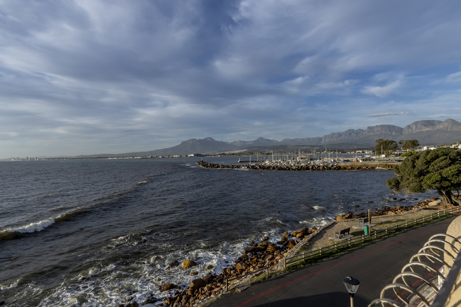 6 Bedroom Property for Sale in Gordons Bay Village Western Cape